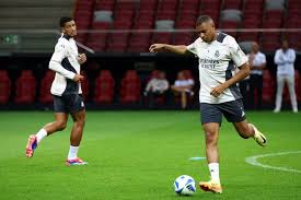 官宣续约铁卫至2026 西媒：标志性事件！巴萨挺过来了.